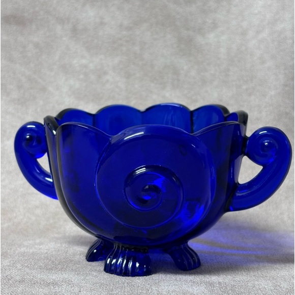 Cobalt Cambridge Glass Sea Shell Sugar Bowl Summit Reproduction - Picture 1 of 7
